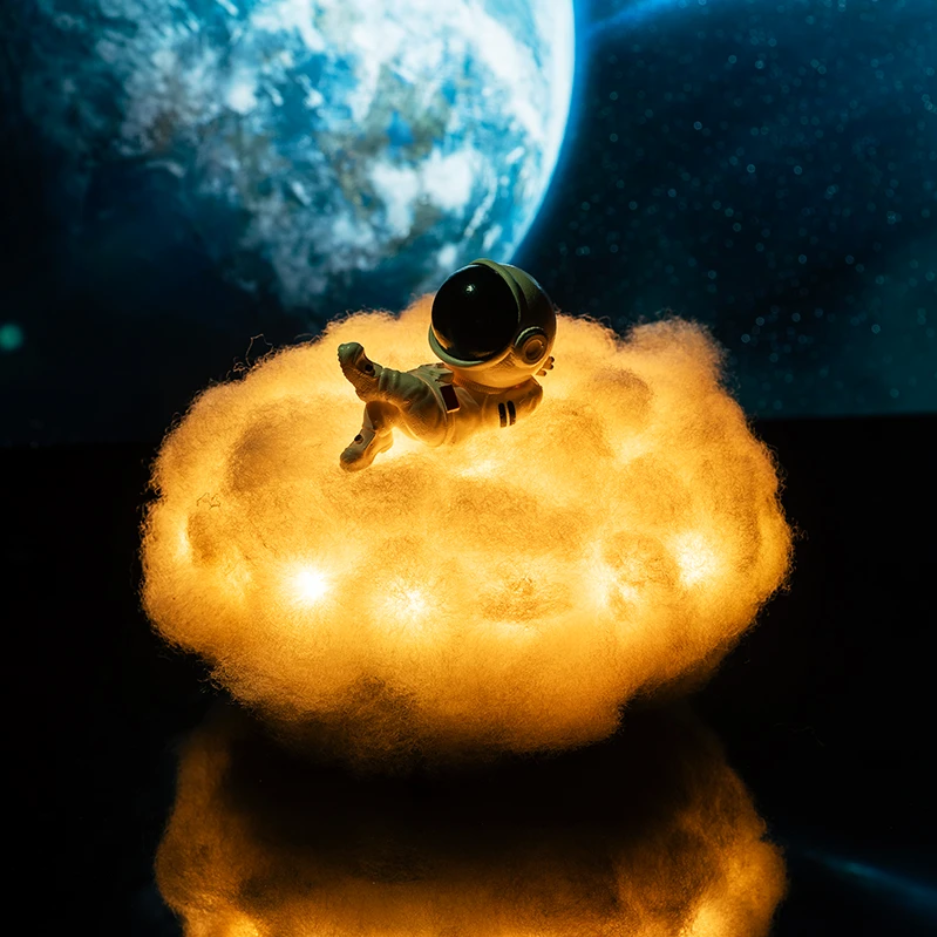 CosmicCloud - Lampe de nuit astronaute ciel