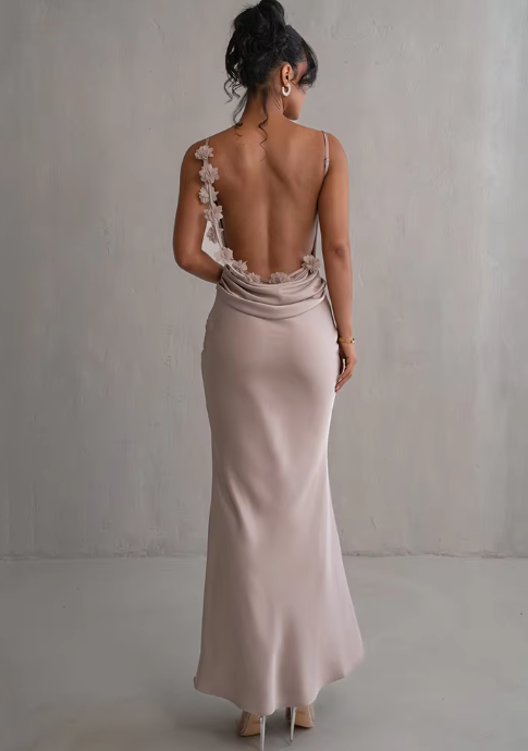 Marga | Robe longue décolletée à fleurs avec dos dénudé