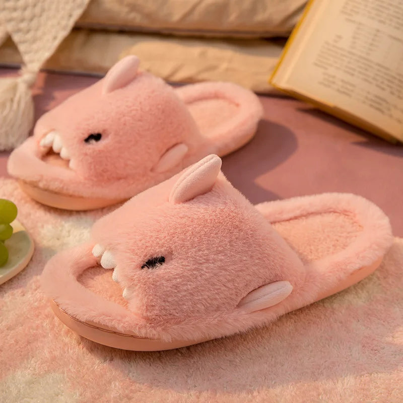 SharkSnug - Chaussons en peluche requin dessin animé pour enfants
