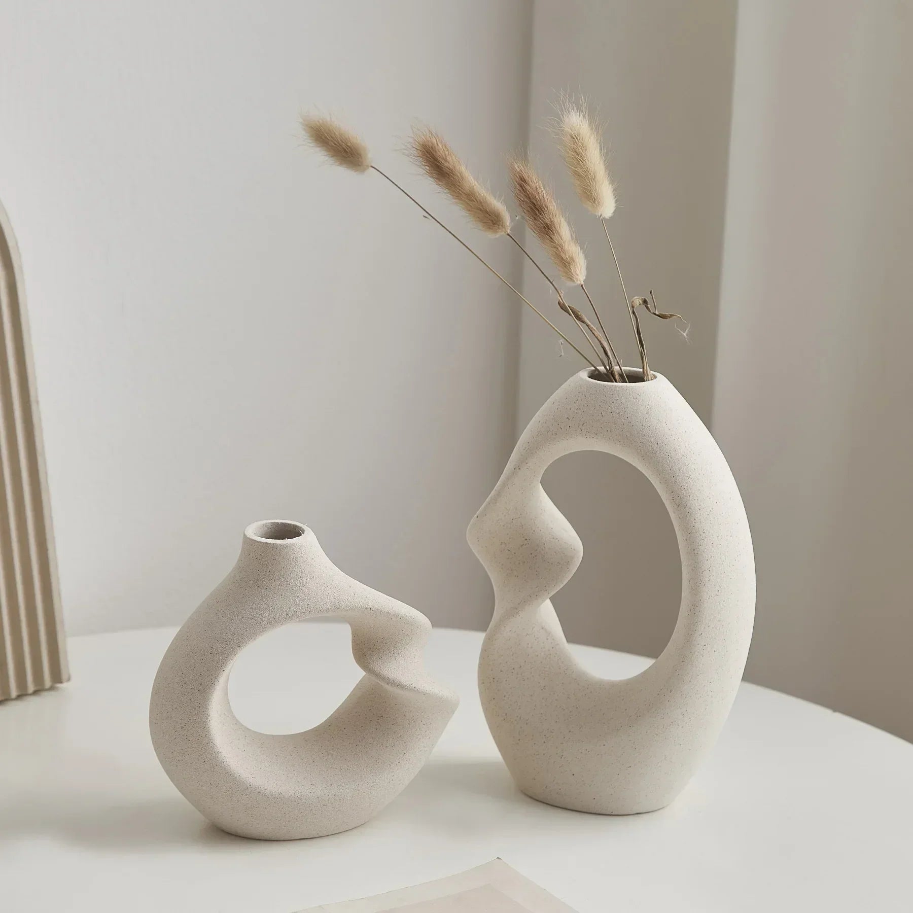 FormaNova - Vase sculptural asymétrique moderne