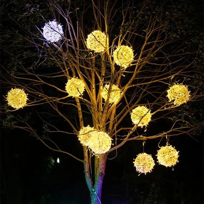 Lumières circulaires tressées pour une étincelle festive