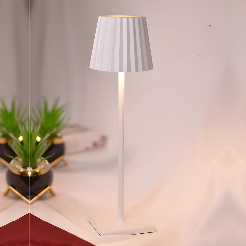 LumiGlow - Lampe de table sans fil à intensité variable