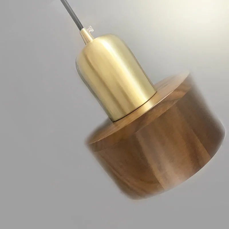 NordicLuxe Pendu – Éclairage Élégant en Bois de Noyer pour une Ambiance Conviviale