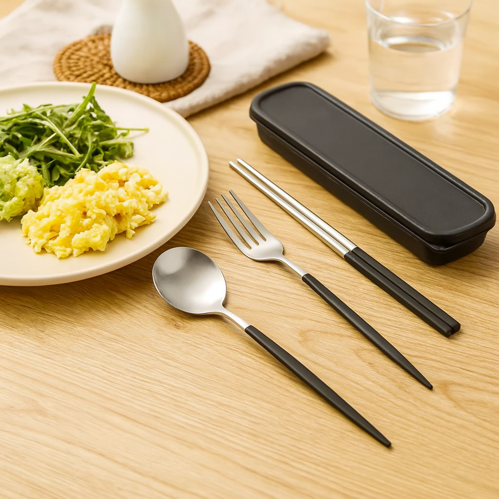 Zeyora | Ensemble de couverts de voyage de 4 pièces et set de baguettes en acier inoxydable avec support