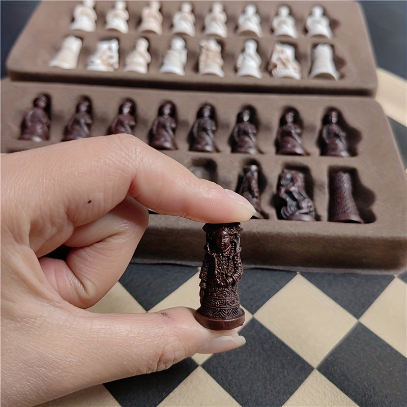 Jeu de société en cuir ancien avec des pièces de soldat distinctives