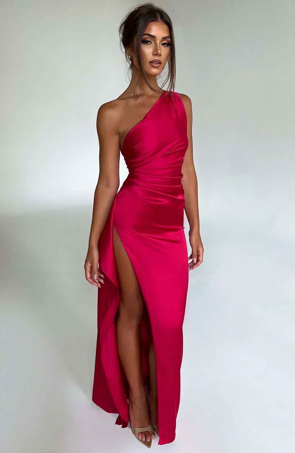 Sofie - Chic d'été en satin de luxe avec silhouette élégante