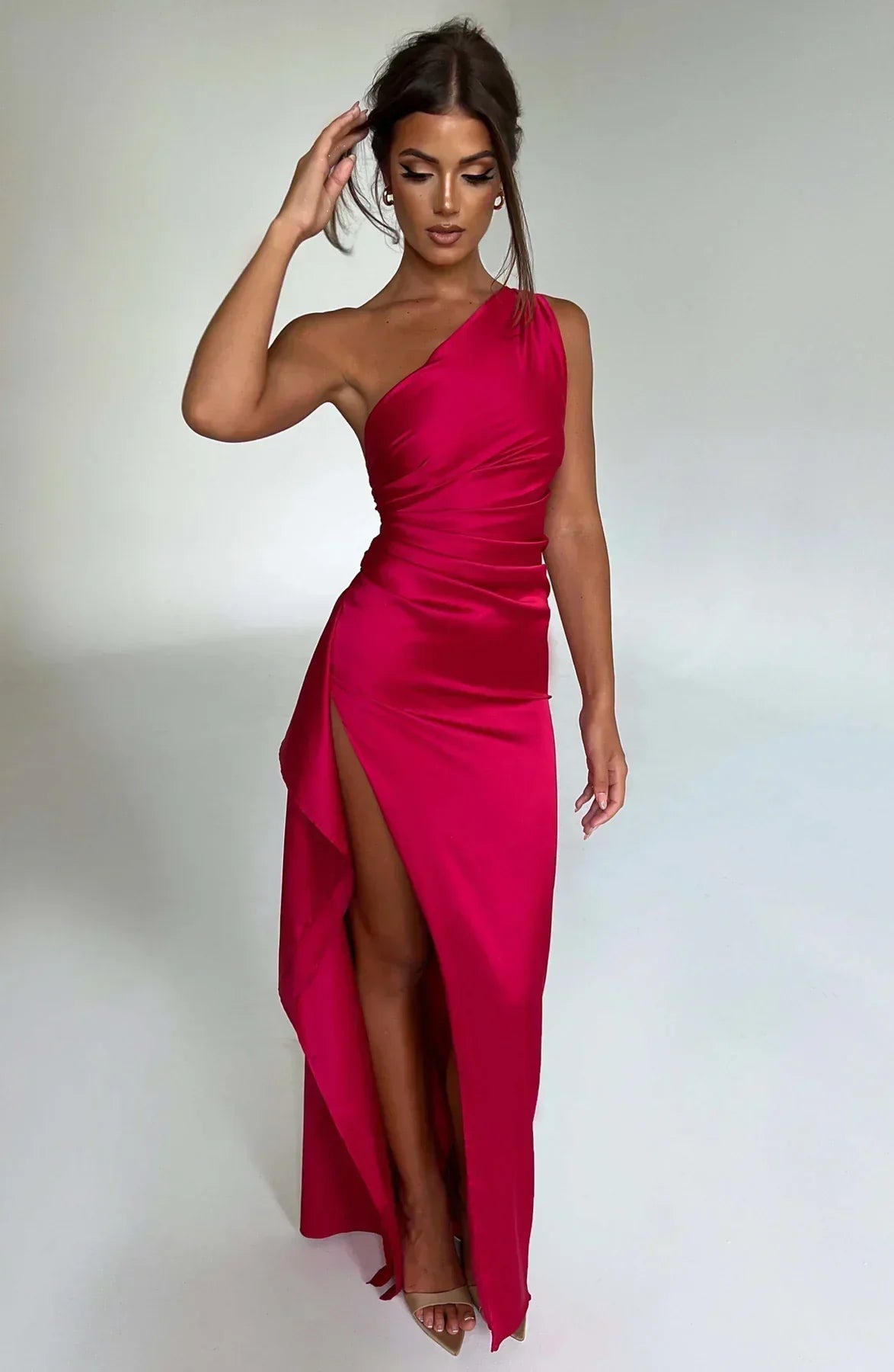 Sofie - Chic d'été en satin de luxe avec silhouette élégante