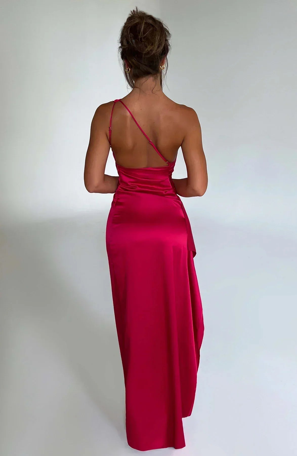 Sofie - Chic d'été en satin de luxe avec silhouette élégante