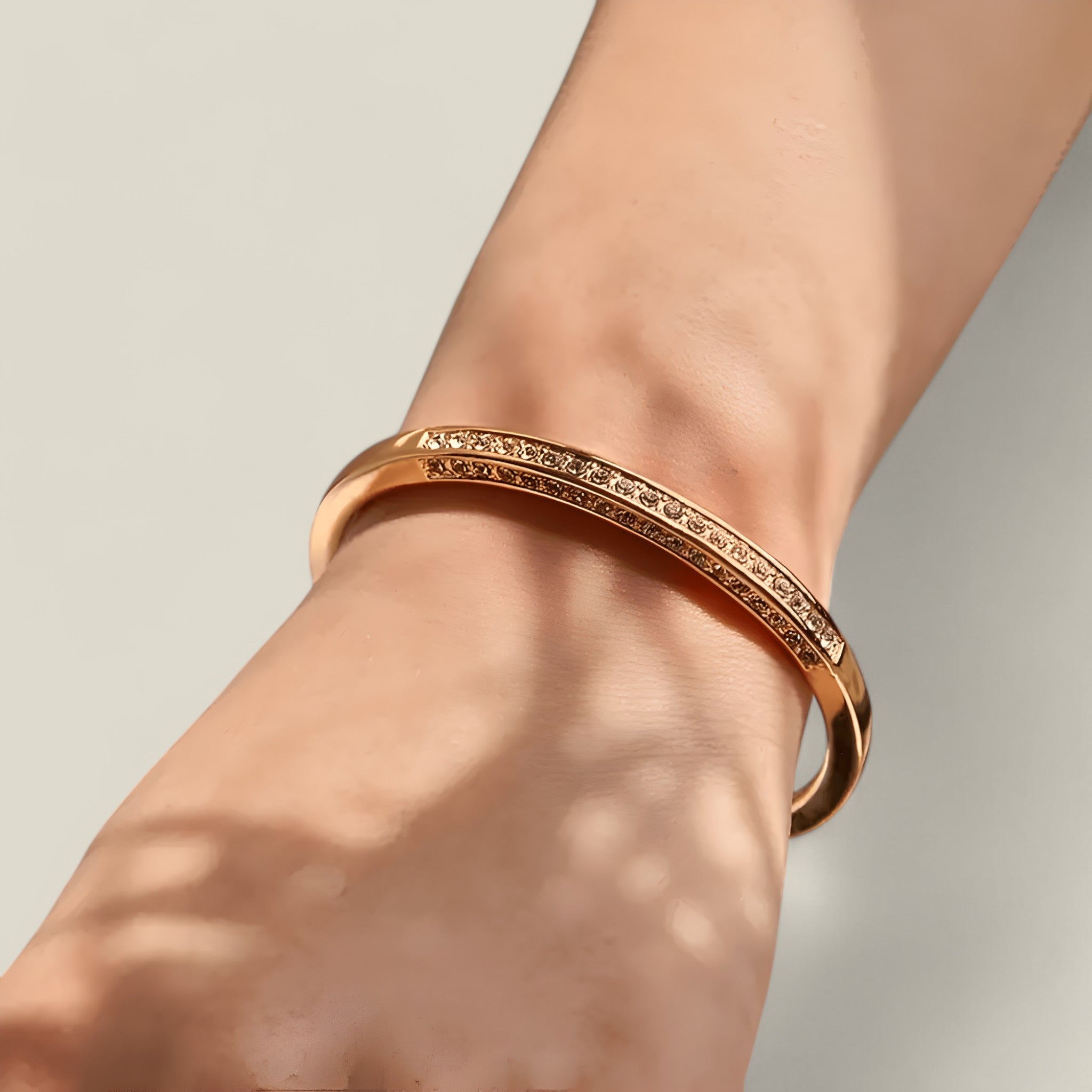 Sierra - Bracelet minimaliste à motif tribal plaqué or