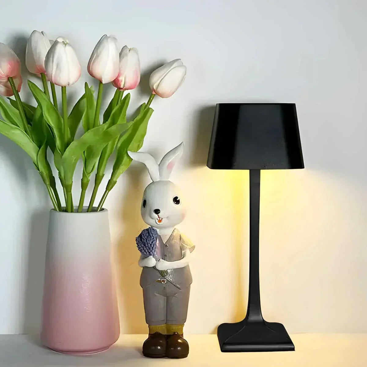 LumaLine - Lampe de table élégante et lisse avec abat-jour cylindrique