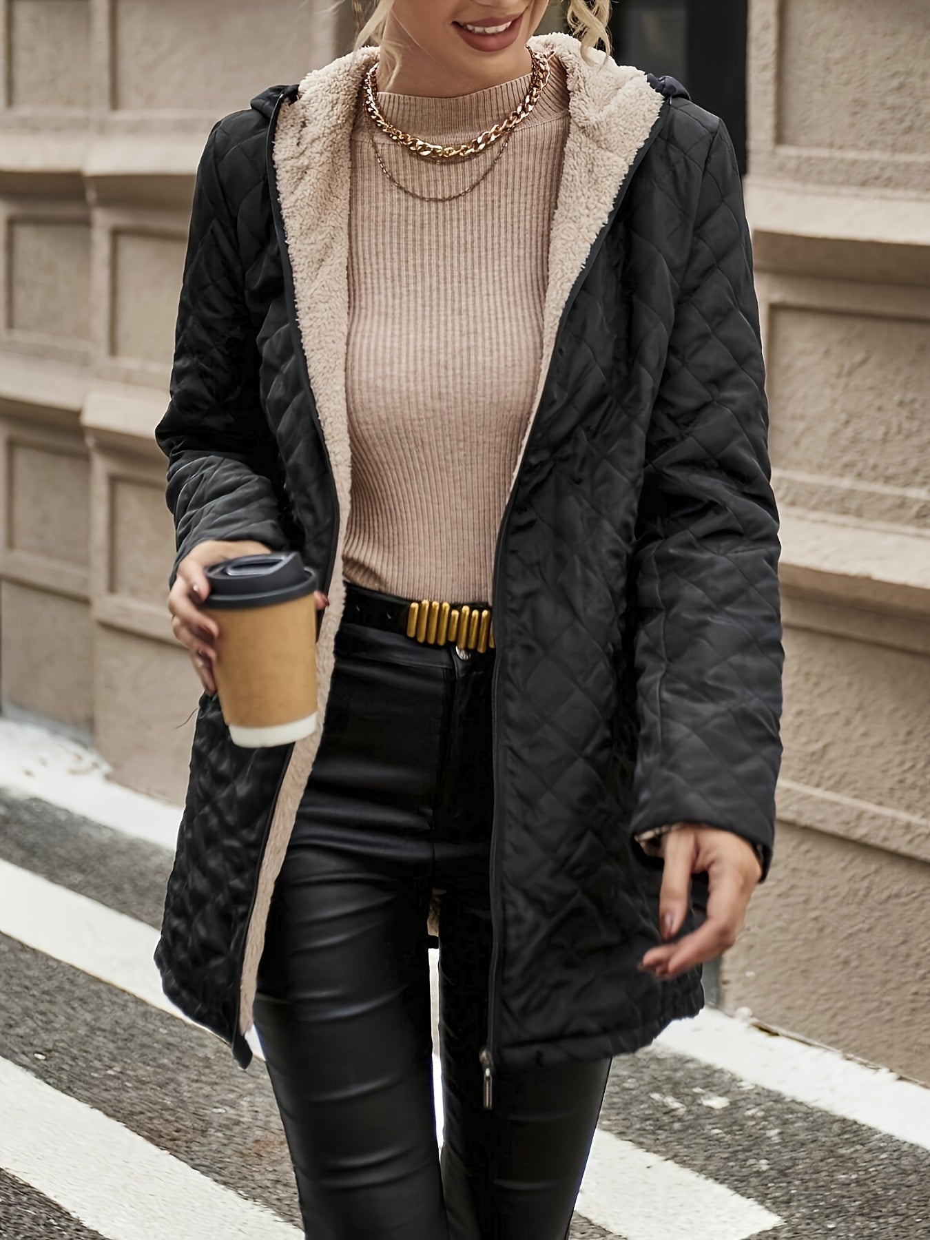 Manteau Matilda à capuche en fourrure doublée
