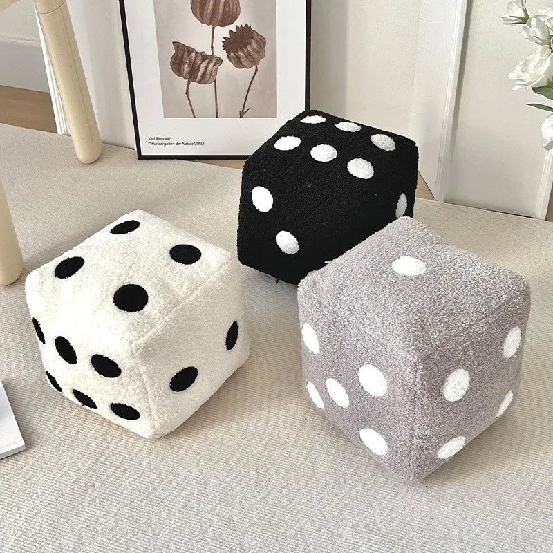 PudeTerning – Coussin Doux en Forme de Dé pour une Décoration Intérieure Amusante et Conviviale