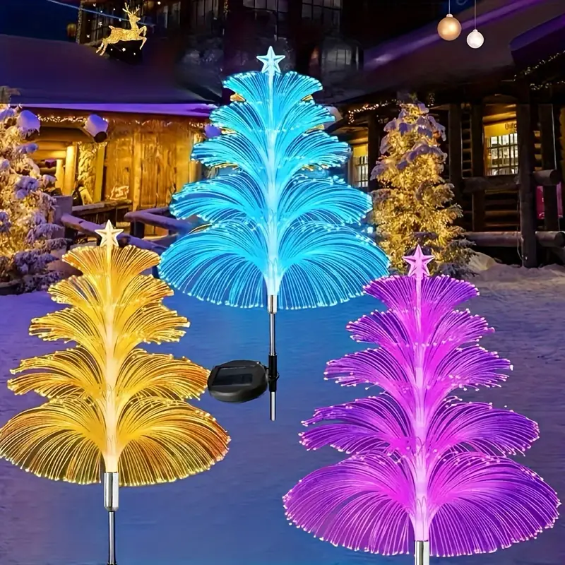 Fontaine solaire avec design d'arbre de Noël surmonté d'une étoile
