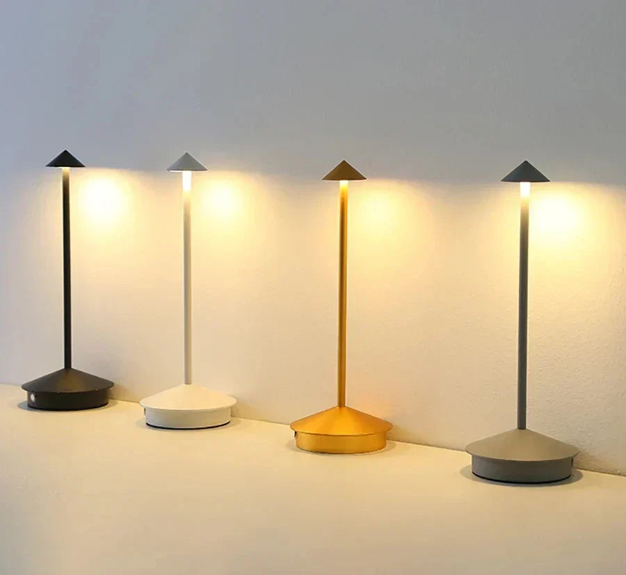 LumaGlow - Lampe de table élégante pour une atmosphère chaleureuse