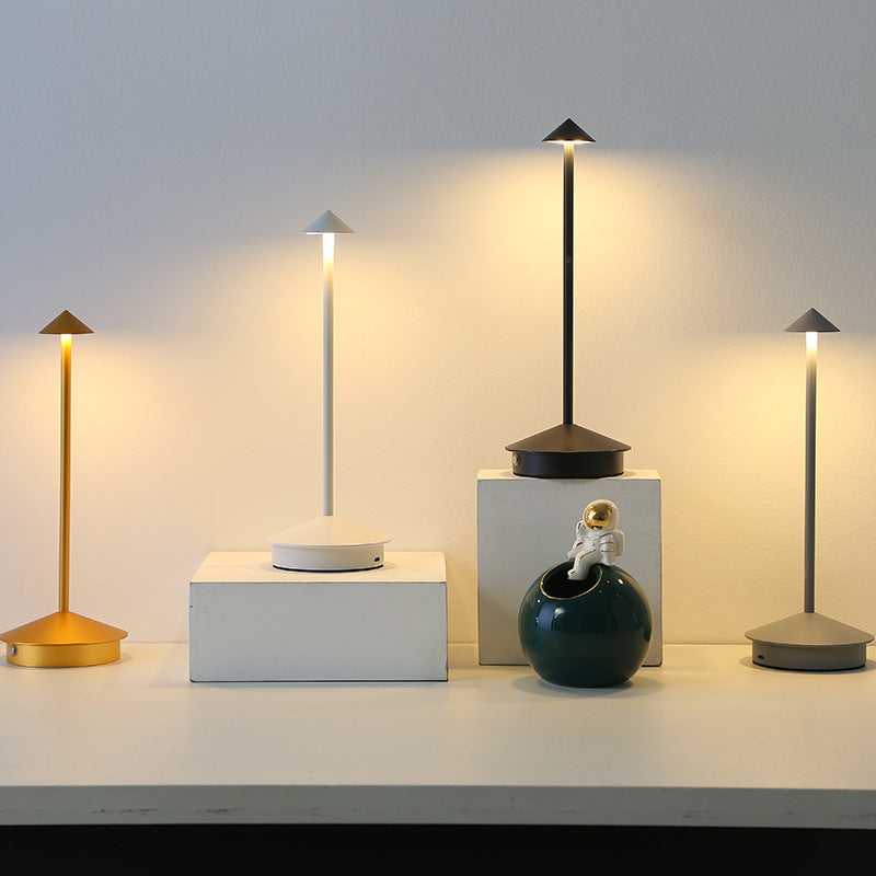 LumaGlow - Lampe de table élégante pour une atmosphère chaleureuse