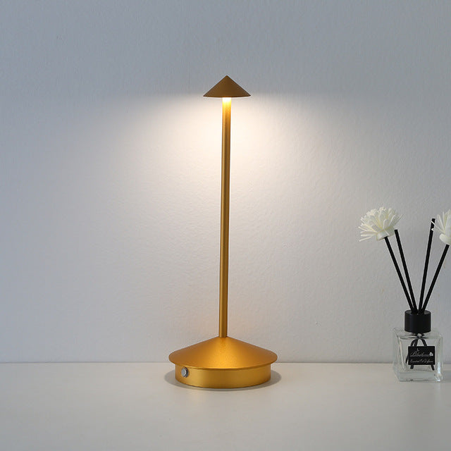 LumaGlow - Lampe de table élégante pour une atmosphère chaleureuse