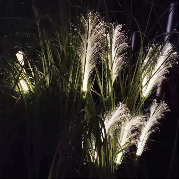 Lampadaire de jardin élégant à énergie solaire