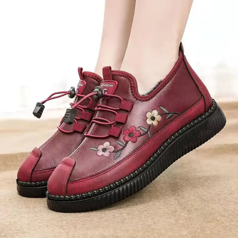 Victoria - Chaussures élégantes à enfiler brodées
