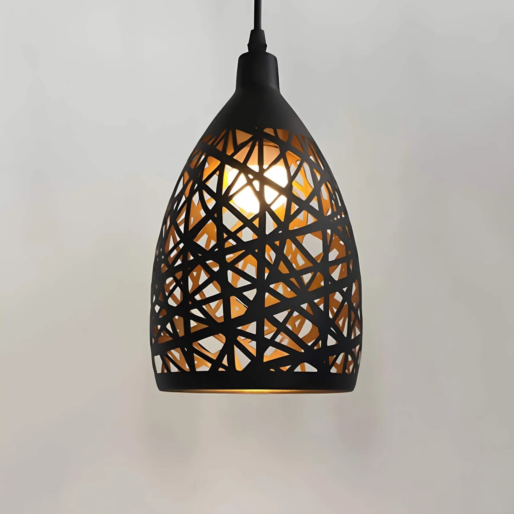 Suspension Industrielle en AcierLume – Élégance Brutale pour Décoration Moderne
