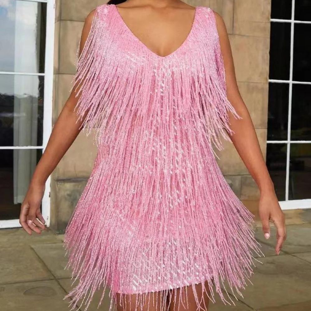 Robe de cocktail Emilia – Décolleté en V avec franges et coupe sur mesure