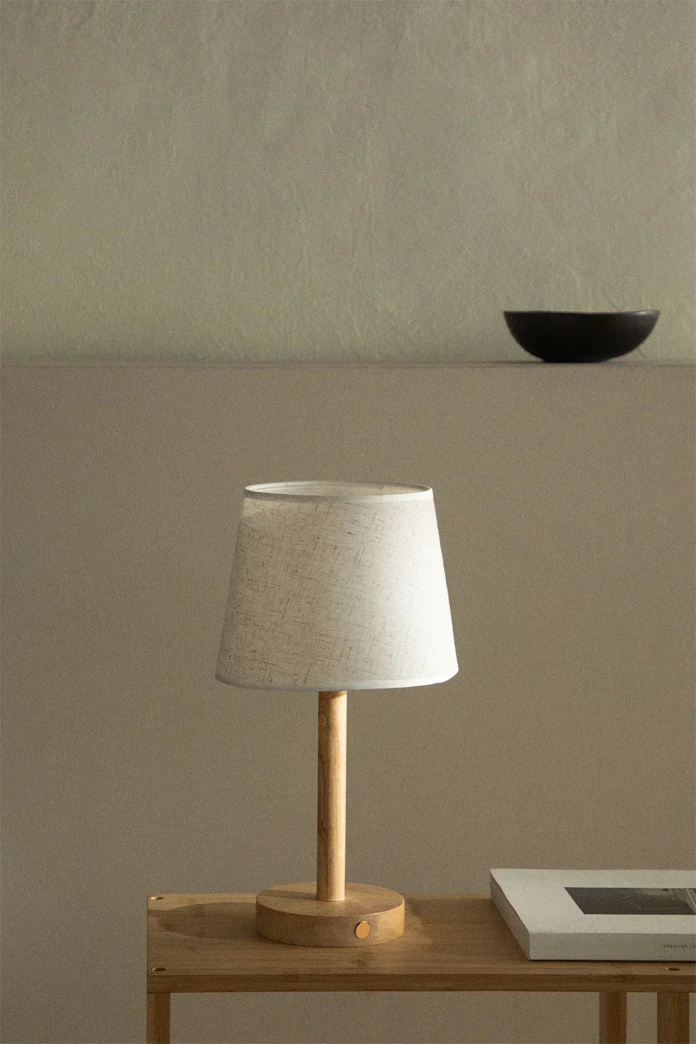 Lampe de table sans fil en bois
