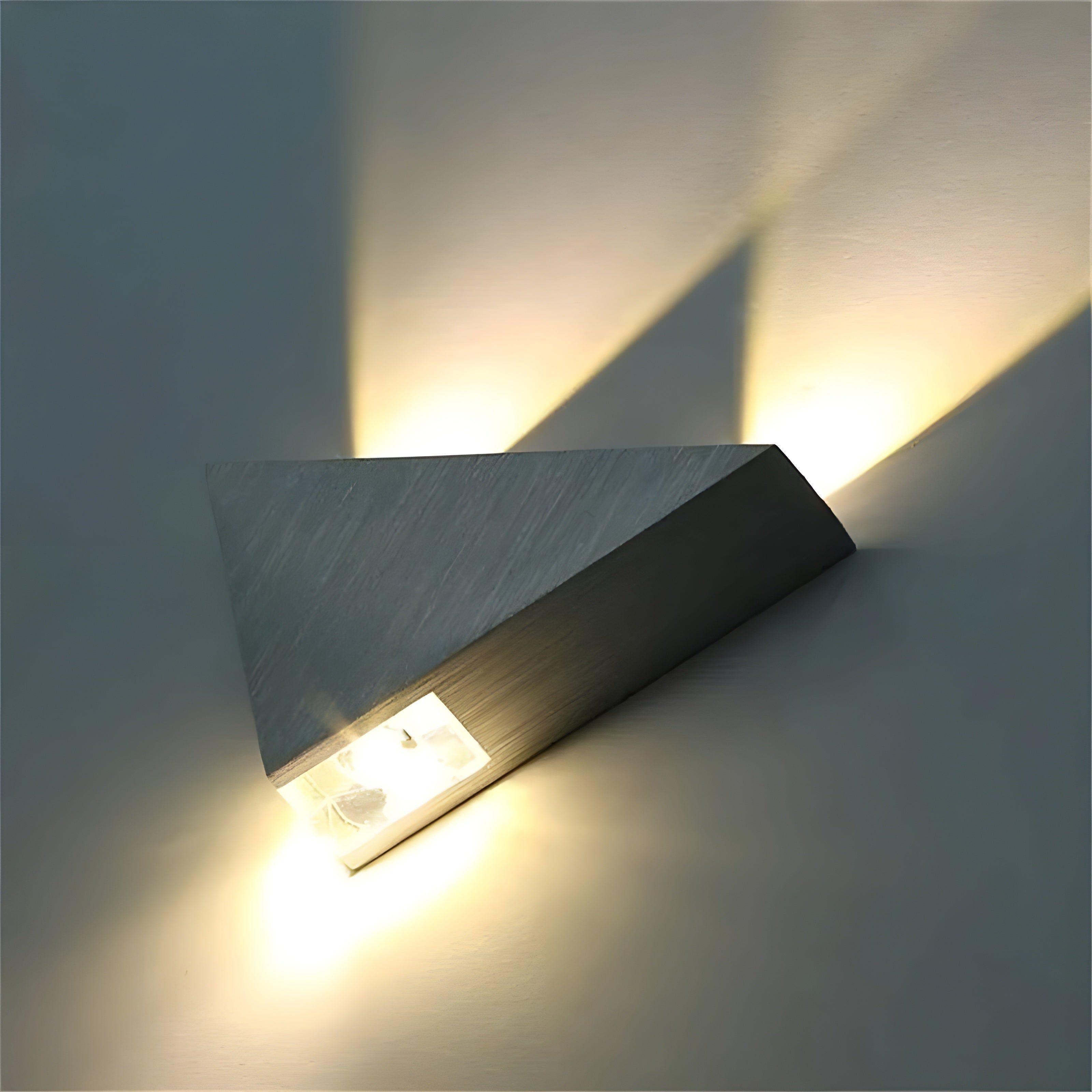 LuxeGlow - Applique murale LED moderne élégante