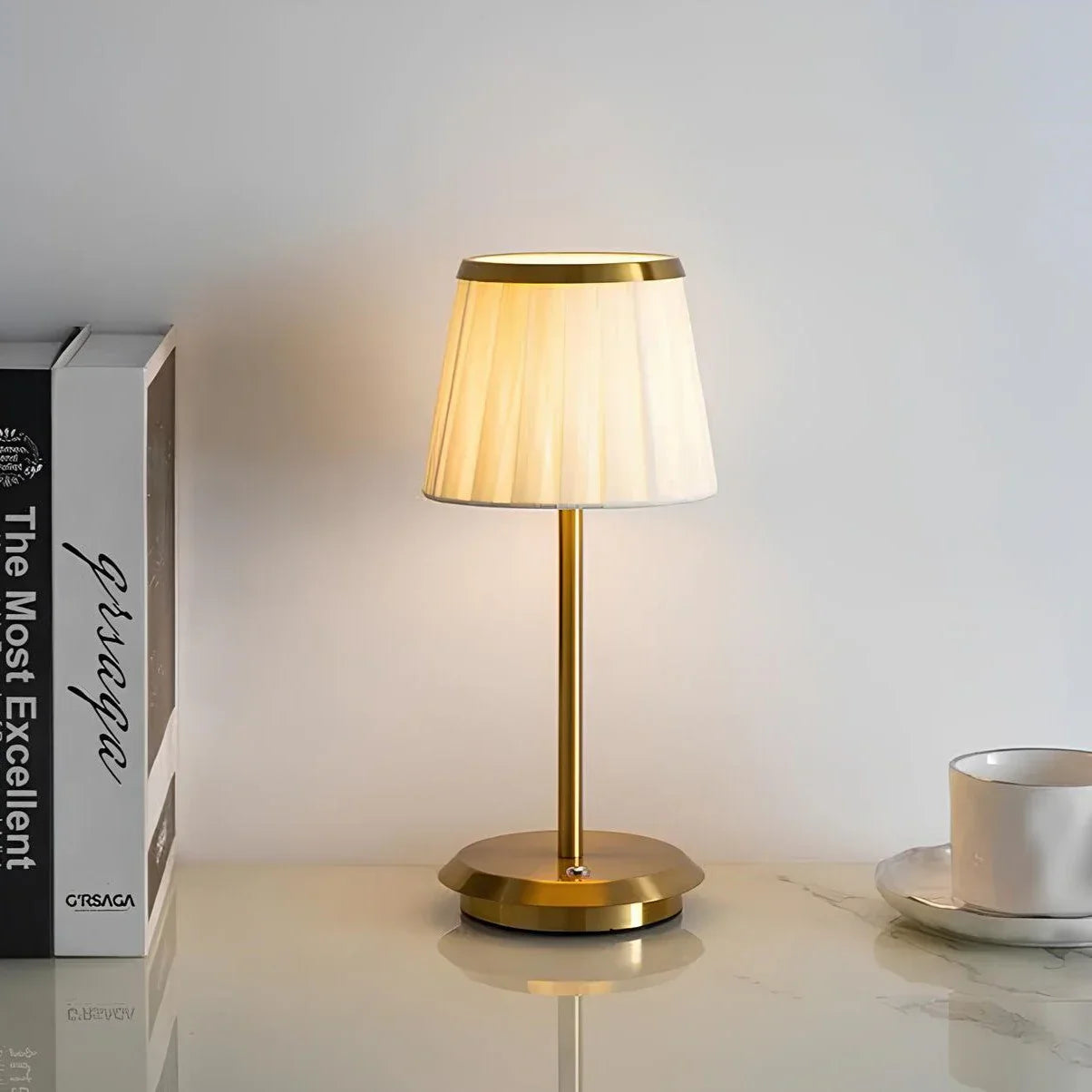 GleamTone - Élégante lampe de table plissée