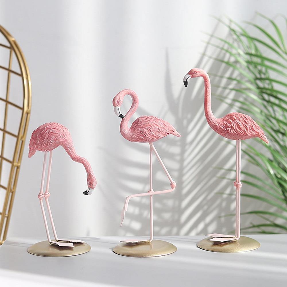 FlamingoGrace - Élégante statue de flamant rose pour jardin