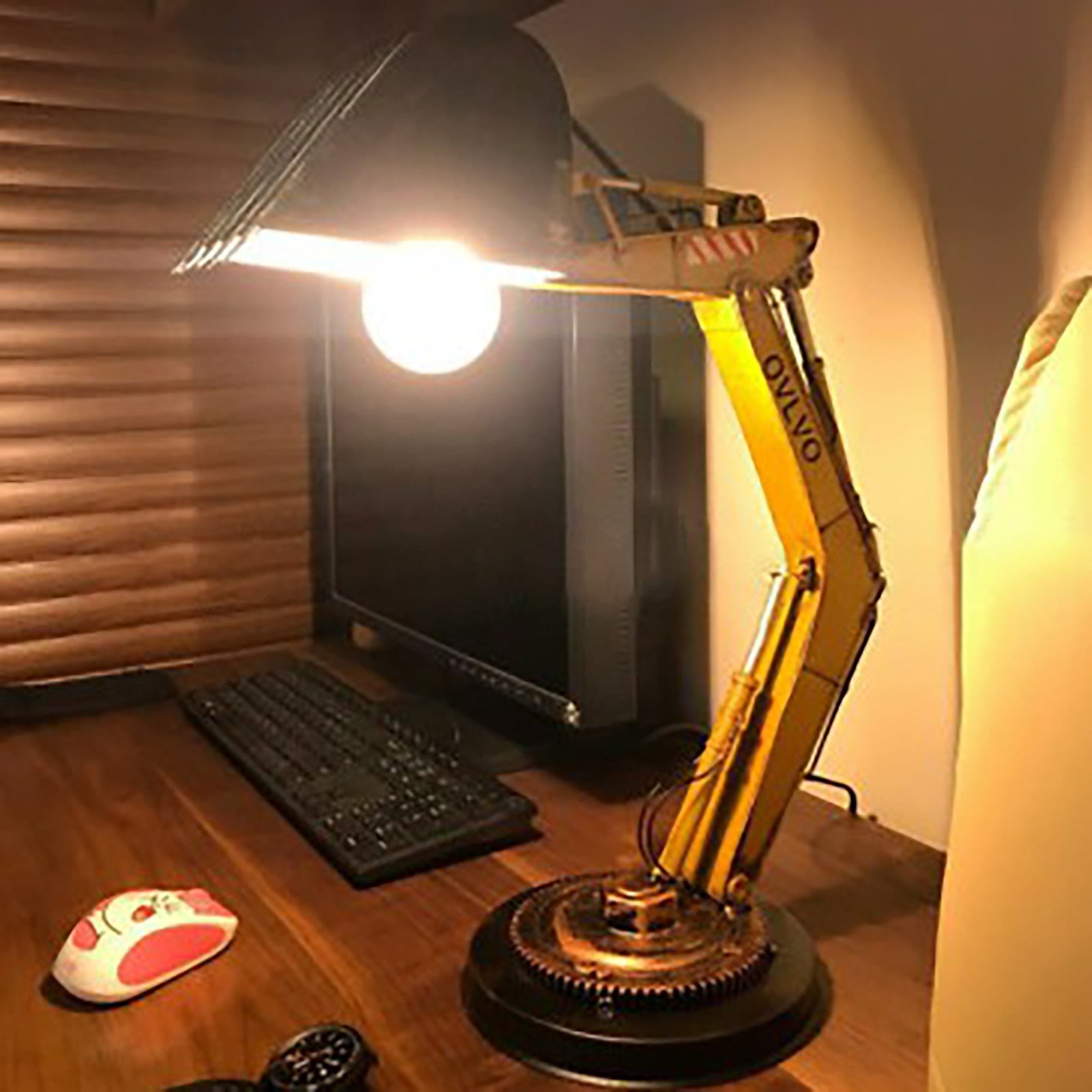 DigLight - Lampe de bureau unique en forme de pelle