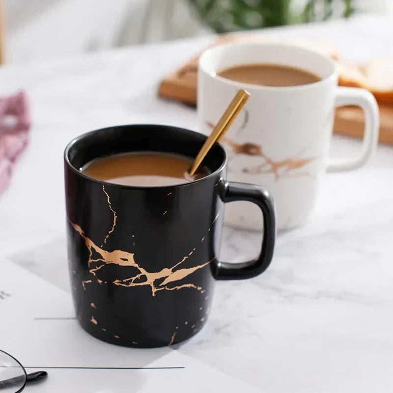 Tasse à café LumiStone avec motif frappant et finition brillante