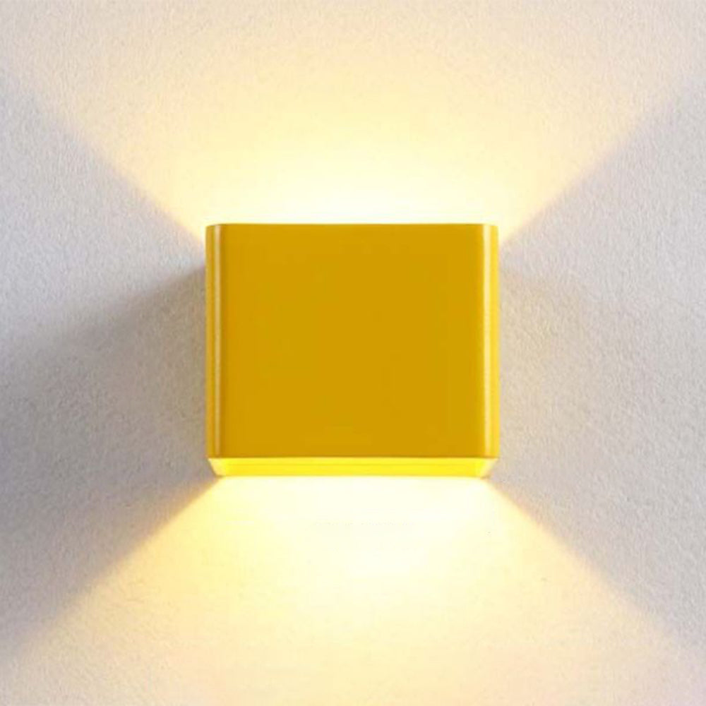 Plafonnier carré au design unique