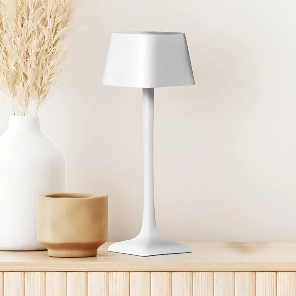 LumaLine - Lampe de table élégante et lisse avec abat-jour cylindrique