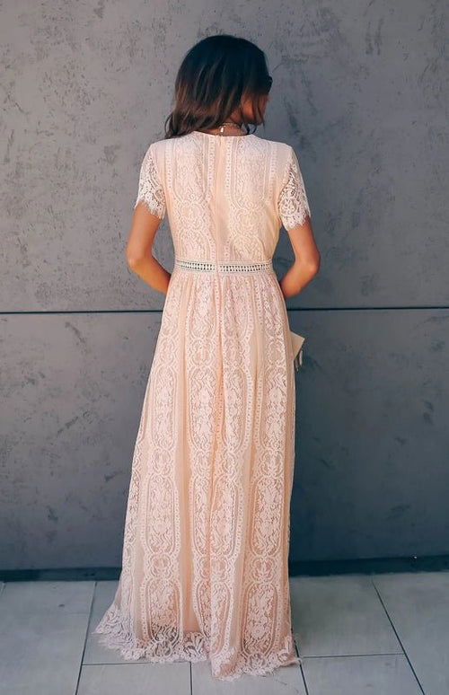 Élise - Robe élégante avec détails ouverts